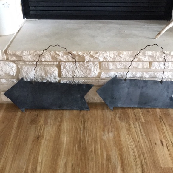 TWO Metal Arrow decorations - Picture 4 of 4